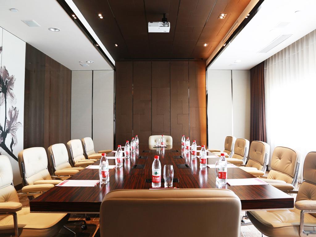 Ramada Plaza Liuzhou Liudong Hotel Exterior photo