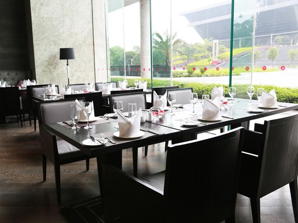 Ramada Plaza Liuzhou Liudong Hotel Exterior photo